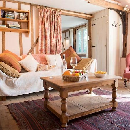 Bromans Barn A Beautiful Cottage By The Sea And Cudmore Nature Reserve West Mersea Bagian luar foto