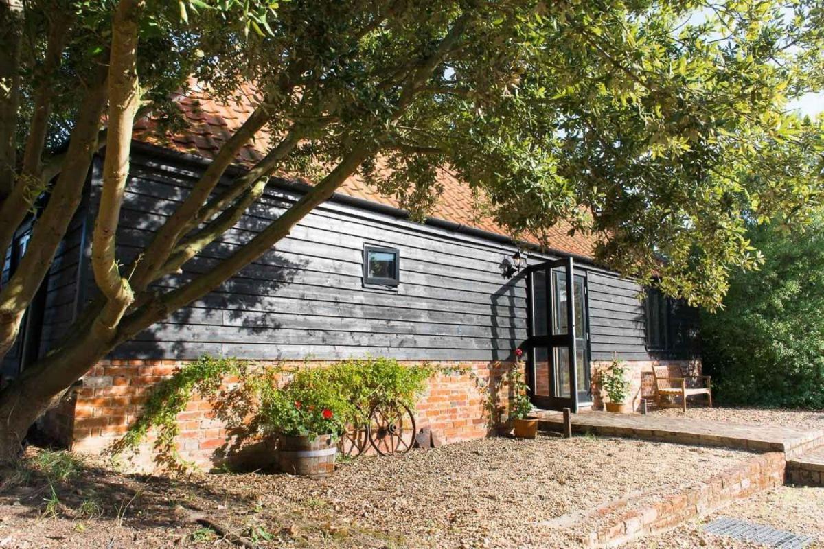 Bromans Barn A Beautiful Cottage By The Sea And Cudmore Nature Reserve West Mersea Bagian luar foto