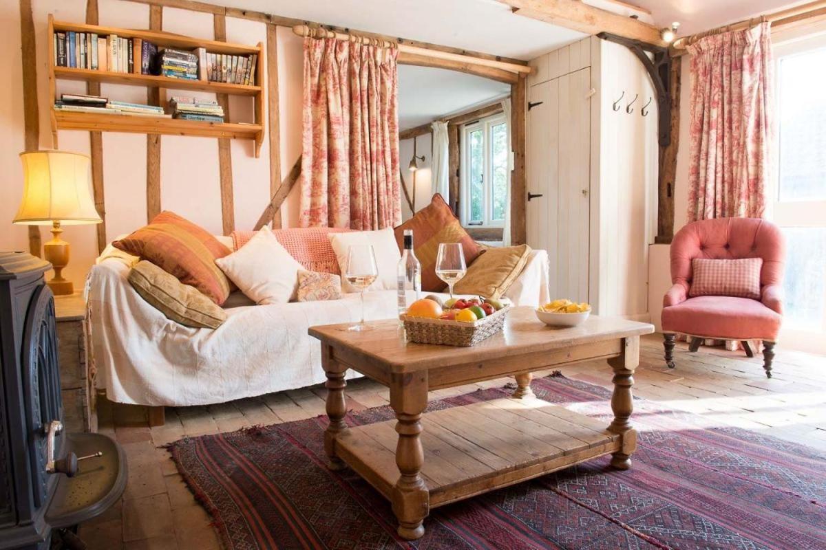 Bromans Barn A Beautiful Cottage By The Sea And Cudmore Nature Reserve West Mersea Bagian luar foto